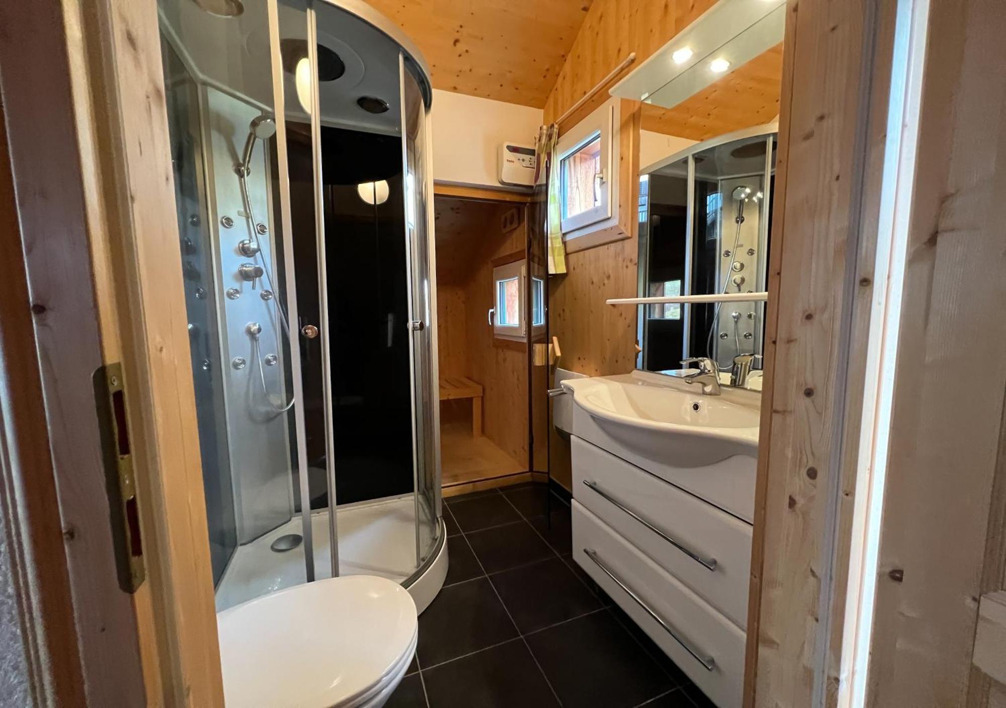 Holiday home 1a Rast - Wandern, Grillen, Traumblick, Indoor Sauna *