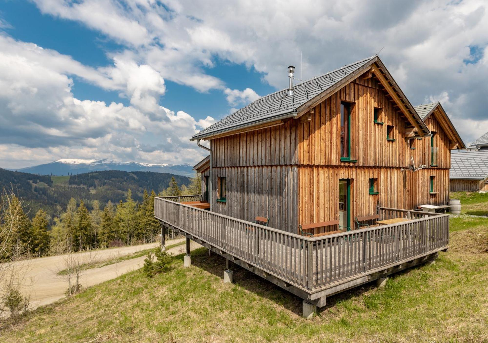Holiday home 1a Rast - Wandern, Grillen, Traumblick, Indoor Sauna *
